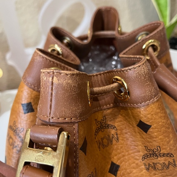 MCM SMALL COGNAC VISETOS DRAWSTRING BAG - Picture 2 of 16